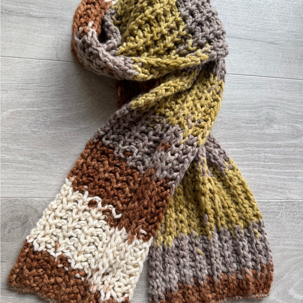 Lamb wool scarf /made in Italy/ perfect Christmas gift
$20 each or $30 for both